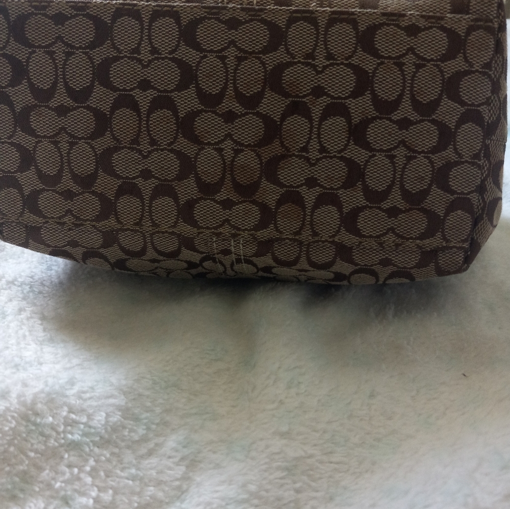 Coach - Picture 3 of 3